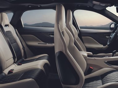 slide image for gallery: 23582 | Jaguar F-Pace SVR