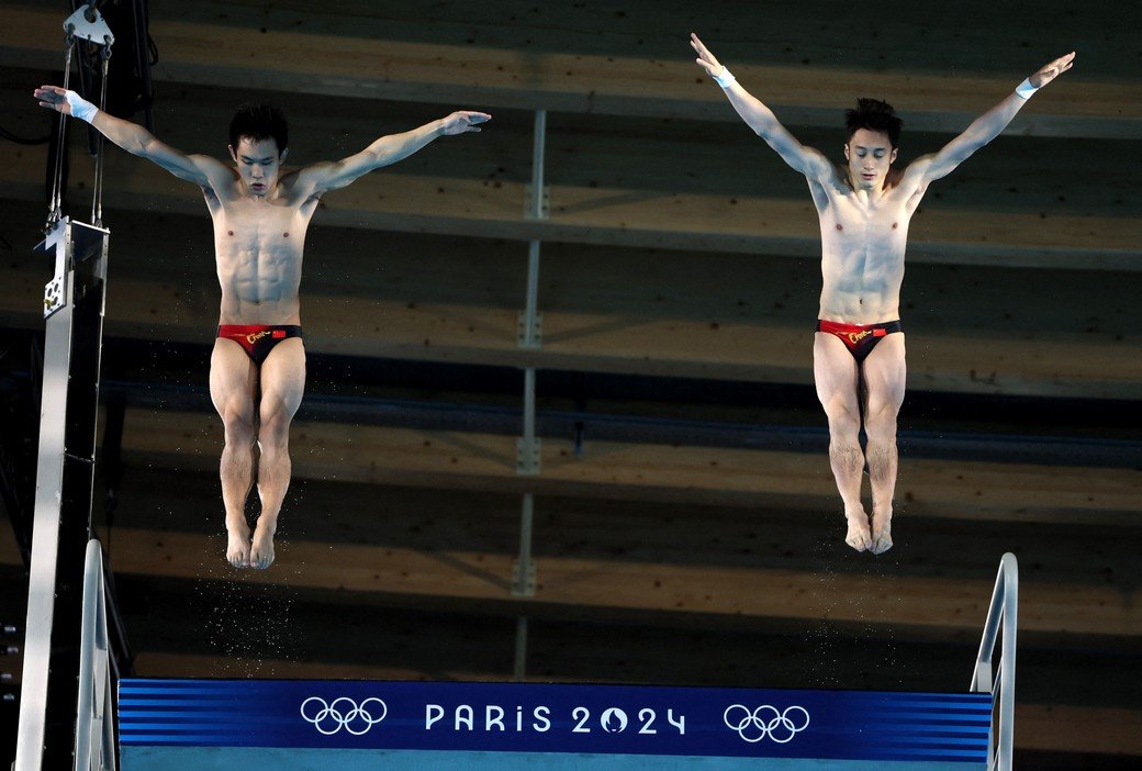 Китай завоевал золото в синхронных прыжках в воду на Олимпиаде-2024
