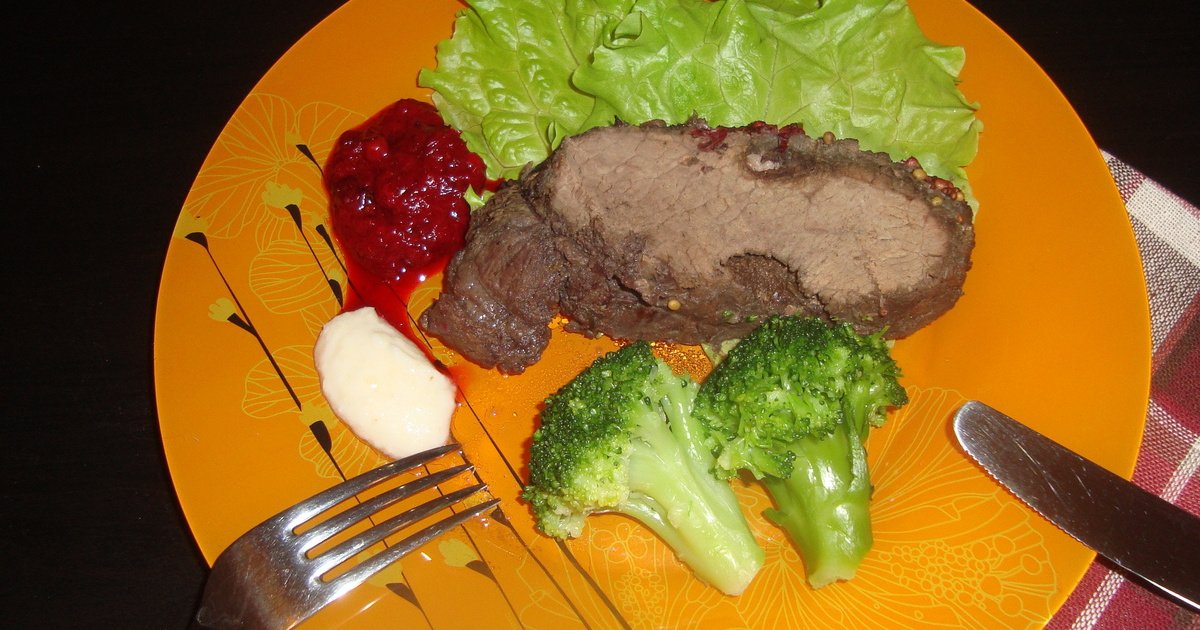 Мякоть говядины под соусом запеченная в духовке - пошаговый рецепт с фото