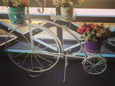 Slide image for gallery: 5479 | Украшение террасы – кованый велосипед для цветов