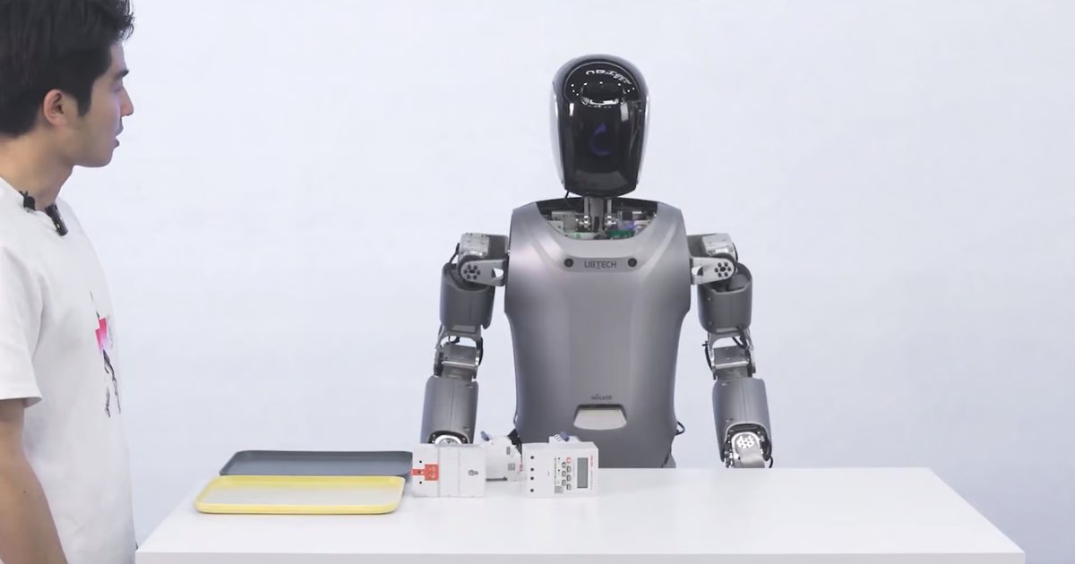 Вау! Китайский робот-гуманоид научился говорить (видео)