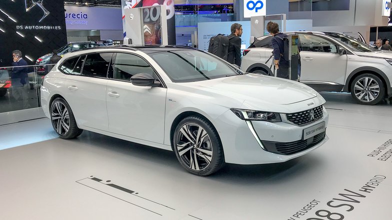 slide image for gallery: 23794 | Peugeot 508 SW Hybrid