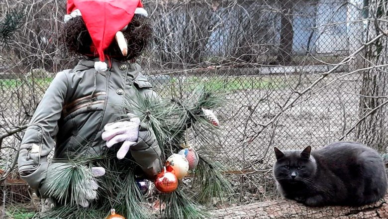 Примеры народного новогоднего творчества- чем не стрит-арт