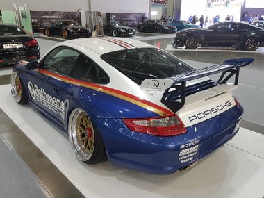 slide image for gallery: 23735 | Неформалы московской автомобильной выставки. Porsche