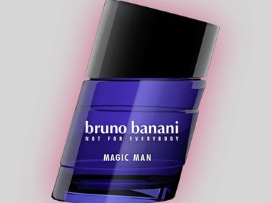 Slide image for gallery: 12445 | Любовь — это когда представляешь его суперменом: парфюм Magic Man, Bruno Banani. Когда мы влюблены, наш избранник кажется нам самым красивым, самым сильным, почти суперменом и волшебником. Аромат посвящен как раз этому моме