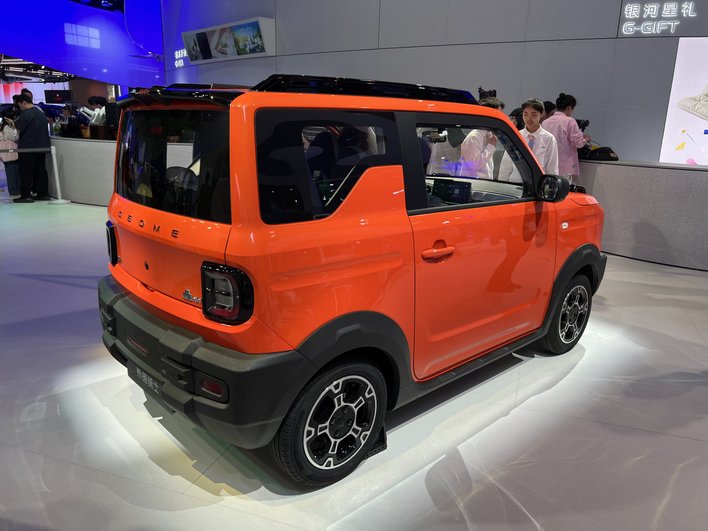 Обновленный Geely Panda Mini на автосалоне в Шанхае Обновленный Geely Panda Mini на автосалоне в Шанхае