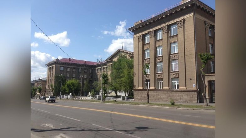 Самым красивым в Магнитогорске считается Ленинский район. Здесь расположены дома сталинской постройки. В проектировании этого района активно принимали участие иностранные специалисты.