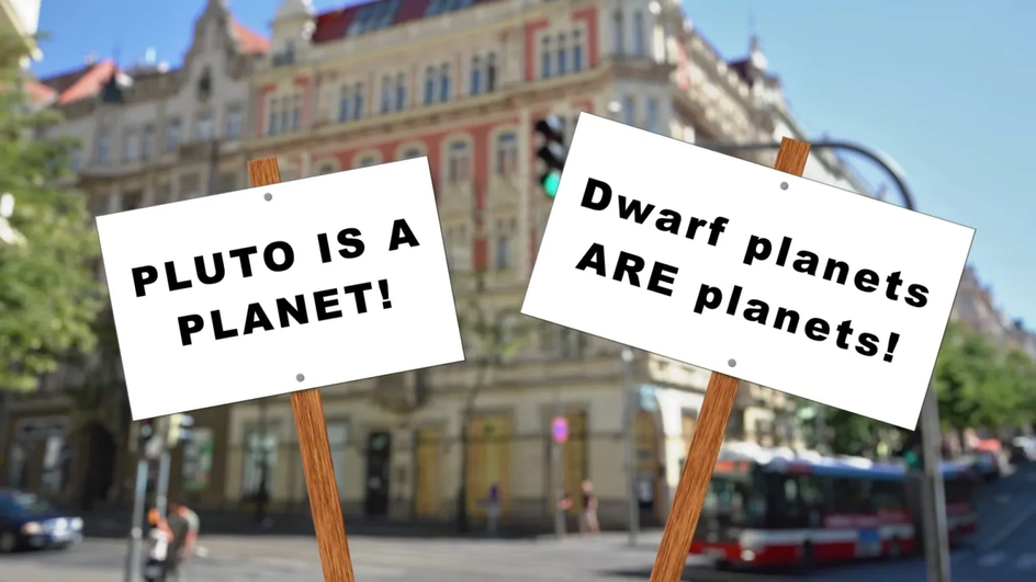 Изображение со знаками, поддерживающими карликовые планеты. Перевод: «Плутон — это планета!», «Карликовые планеты — тоже планеты!»