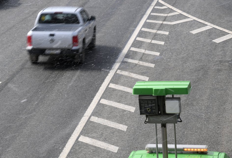 Камеры фиксации нарушений правил дорожного движения.
