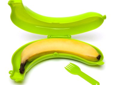 Slide image for gallery: 2012 | Чехол для банана спасает и сам банан, и вашу сумку