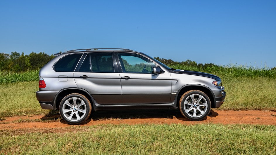 BMW X5: история модели 2003 X5 4.6is 02