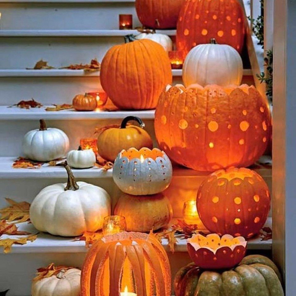 Готовимся к Хеллоуину: 8 красивых идей для украшения тыквы