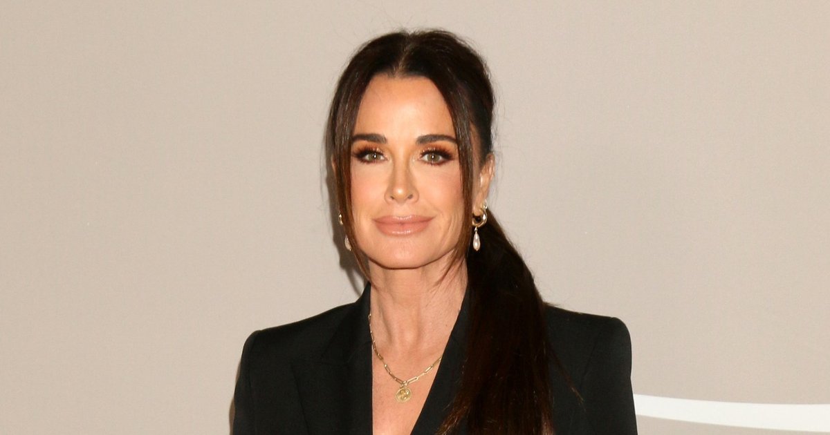 Kyle Richards: Desperate Housewives Star Shows Off Stunning Mexico Vacation in Bikini