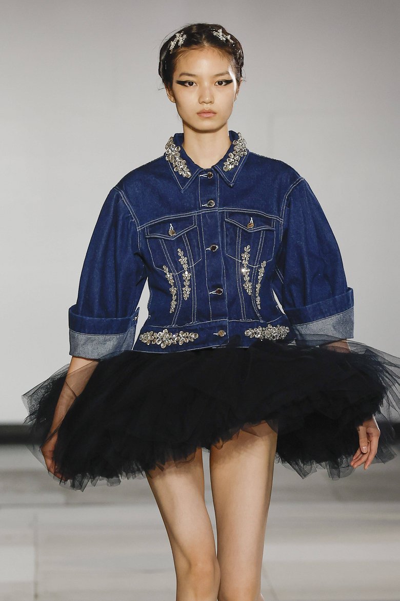 Показ Simone Rocha Показ Simone Rocha