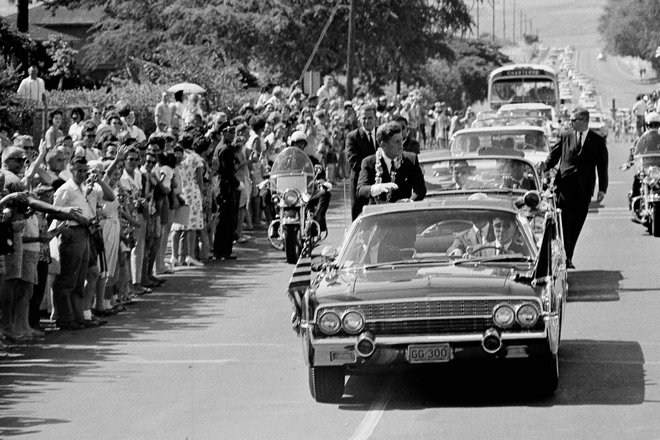 Кортеж Президента Джона Кеннеди на Гавайях 9 июня 1963 года Кортеж Президента Джона Кеннеди на Гавайях 9 июня 1963 года