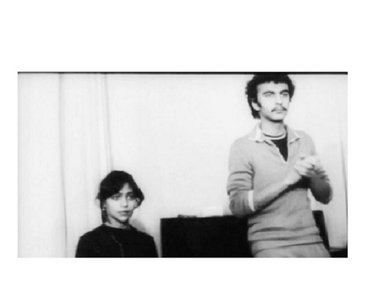 Slide image for gallery: 5908 | «ВГИК. Маме 19. #1980s», — подписала старое мамино фото актриса Равшана Куркова