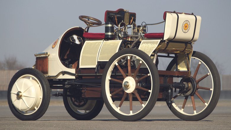 slide image for gallery: 21731 |  Lohner-Porsche Semper Vivus