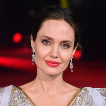 Анджелина Джоли