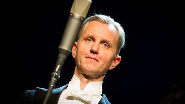 Текст песни Max Raabe und das Palast Orchester — Sex Bomb