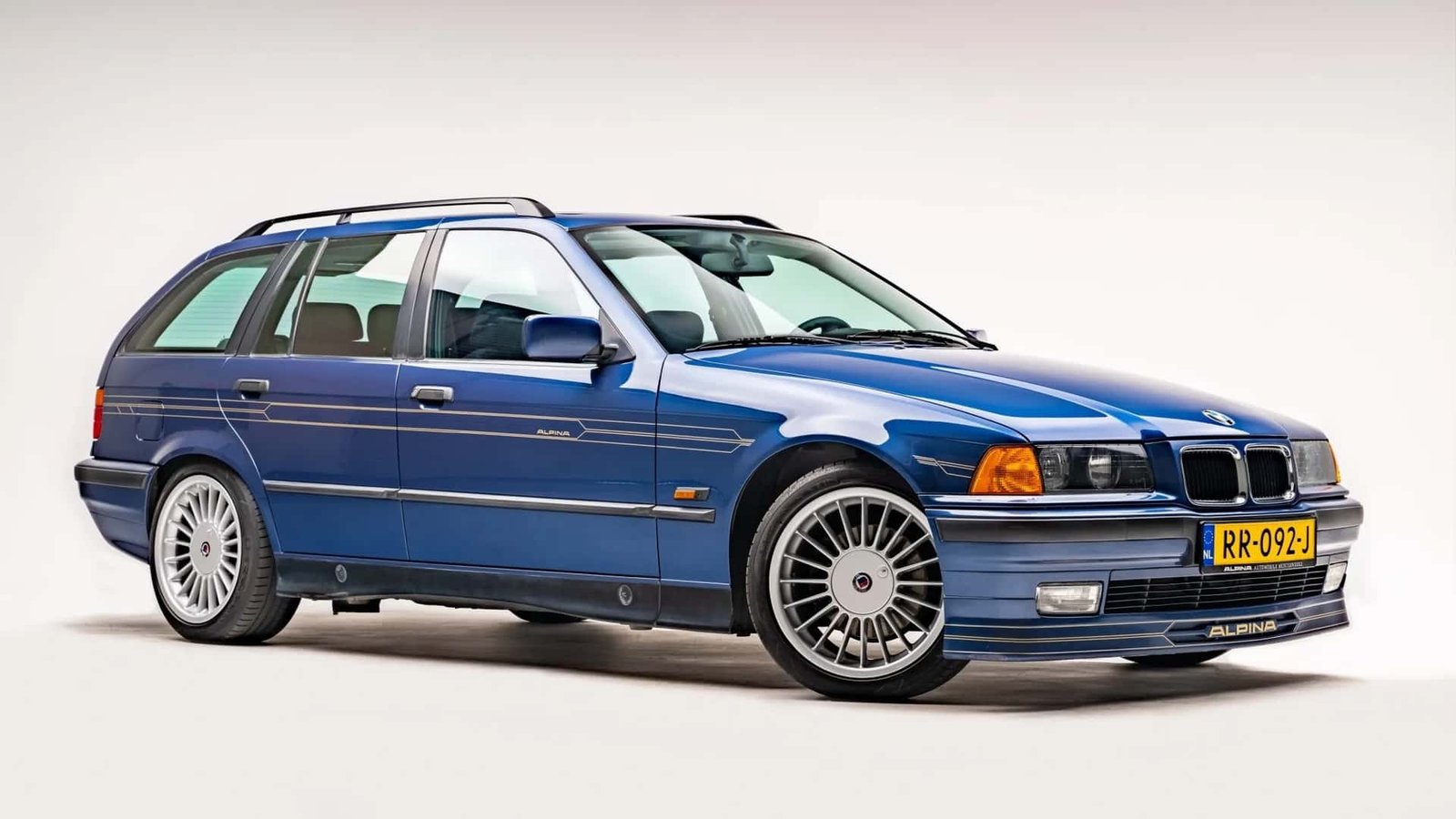 На продажу выставили редкий универсал BMW Alpina B3 Touring