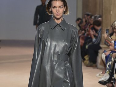 Slide image for gallery: 12545 | Аризона Мьюз на показе Salvatore Ferragamo. Источник legion-media.ru