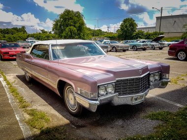 slide image for gallery: 24026 | Cadillac Deville