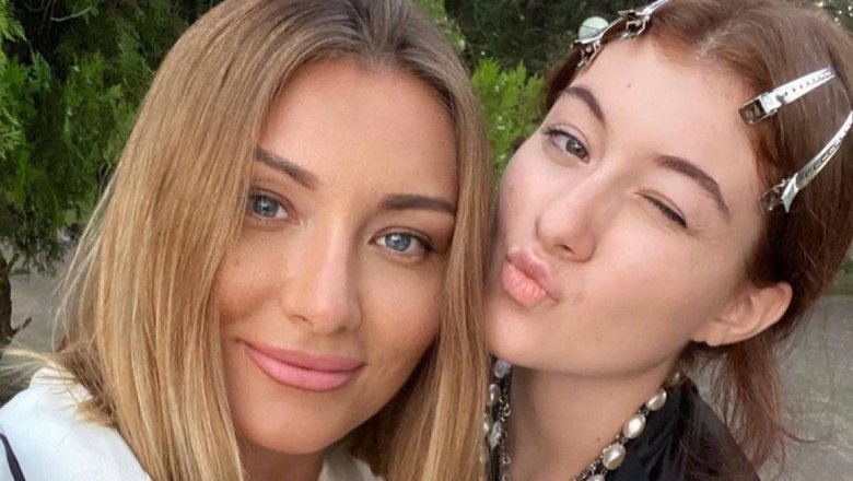 Жанна с дочерью Жасмин Жанна с дочерью Жасмин