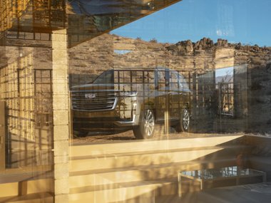 slide image for gallery: 25962 | Cadillac Escalade