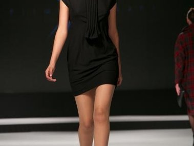 Slide image for gallery: 2947 | Черное мини платье от Камилы Курбани