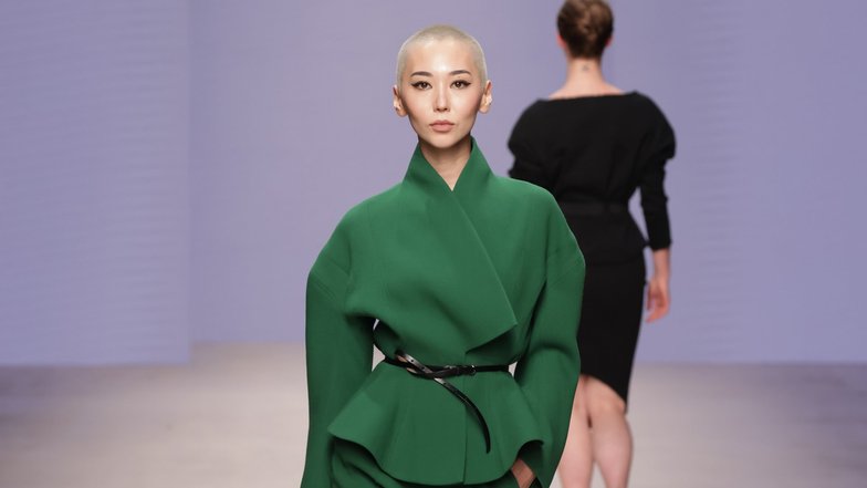 Alexander Varlakov (источник фото: https://moscowfashion.ru) Alexander Varlakov (источник фото: https://moscowfashion.ru)