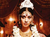 Content image for: 481400 | Ювелиры Дома Tanishq посвятили себя исключительно свадебным украшениям и работают в двух направлениях: европейском и традиционно индийском, не смешивая их