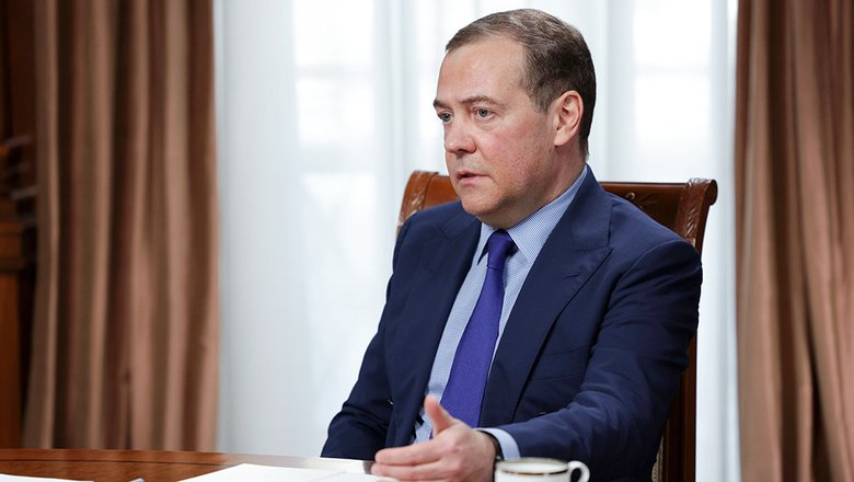 Медведев: референдумы в Донбассе важны для восстановления исторической ...