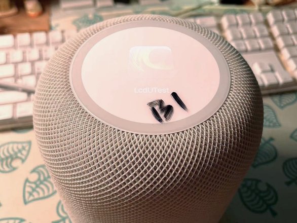 Прототип HomePod 2 в белом цвете.