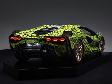 slide image for gallery: 28091 | Lamborghini Sian Lego