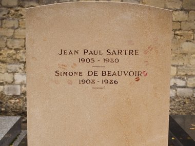 Slide image for gallery: 10030 | Симона де Бовуар и Жан-Поль Сартр — их совместная могила