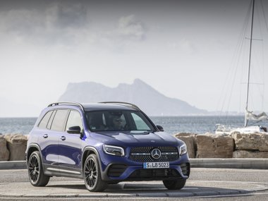 slide image for gallery: 25369 | Mercedes GLB