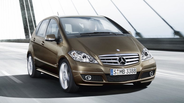 slide image for gallery: 26449 | Mercedes-Benz A