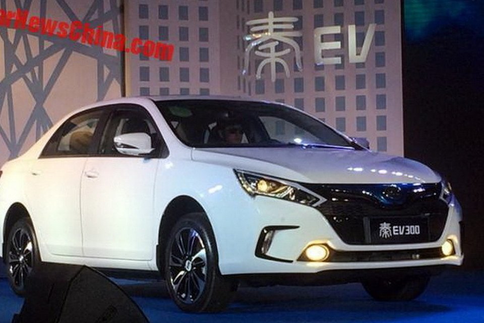 300 ев. BYD Qin ev300. BYD Qin ev электромобиль. BYD Qin ev300 2016. Китайский электромобиль седан BYD.