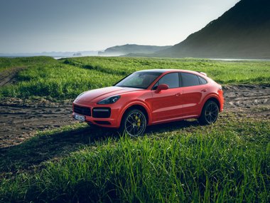 slide image for gallery: 25969 | Porsche Cayenne Coupe