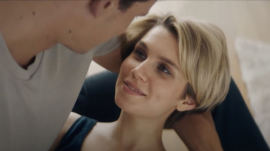 Дарья Мельникова в фильме «Соври мне правду» Дарья Мельникова в фильме «Соври мне правду»