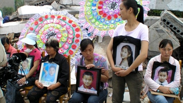Неприродная катастрофа Китая: Слёзы в провинции Сычуань