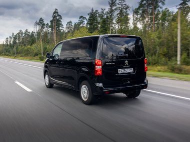 slide image for gallery: 28455 | Peugeot Traveller