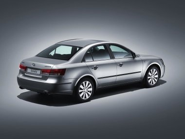 slide image for gallery: 28015 | Hyundai Sonata V