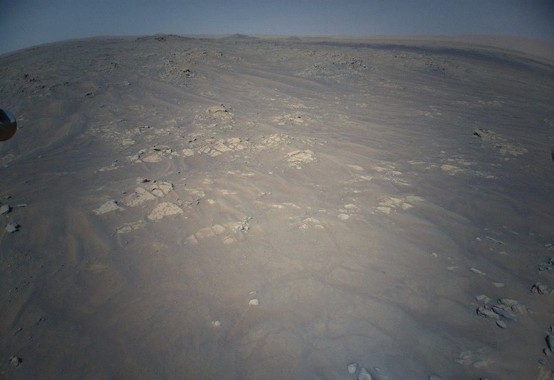 Ingenuity получил этот снимок марсианской области Южная Сейта во время своего 12-го полета 16 августа 2021 года. Фото: NASA