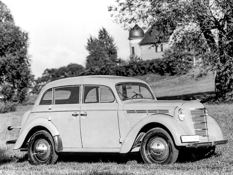  Небольшую партию Opel Kadett закупили в начале 1940-х для советской элиты. После войны такие автомобили, уже под именем «Москвич-400», предлагали всем желающим