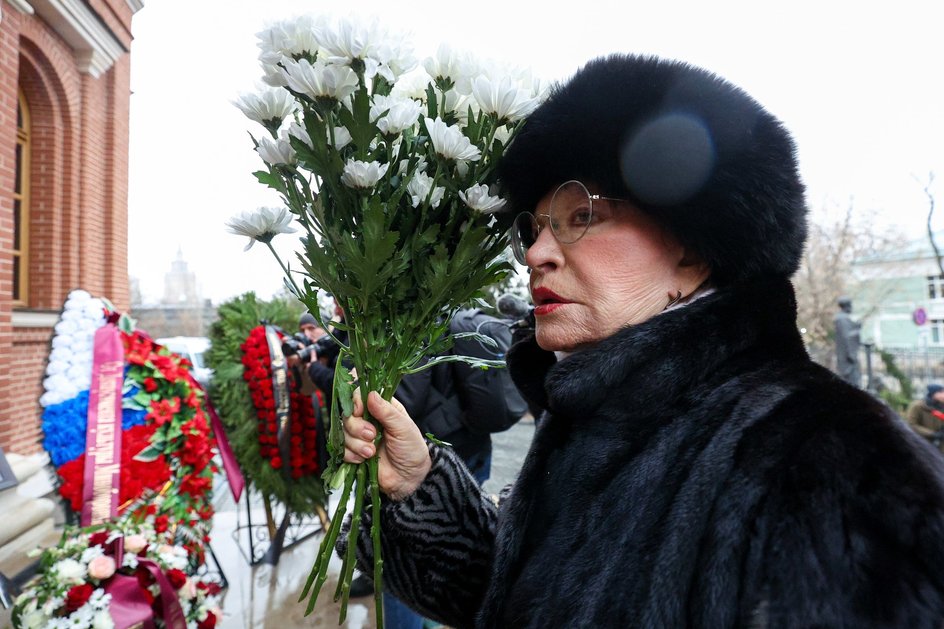 Людмила Максакова Людмила Максакова