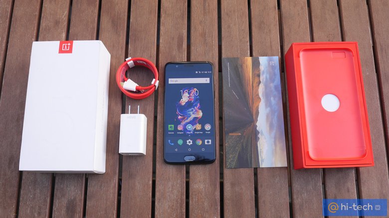 Комплект минимальный: адаптер, кабель и фотография, сделанная на OnePlus 5.