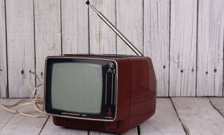 Телевизионный приемник черно-белого изображения «Электроника-407/Д». Фото: Etsy