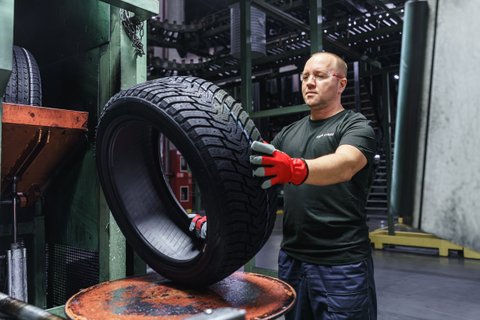Визуальный контролькачества шин Ikon Tyres
