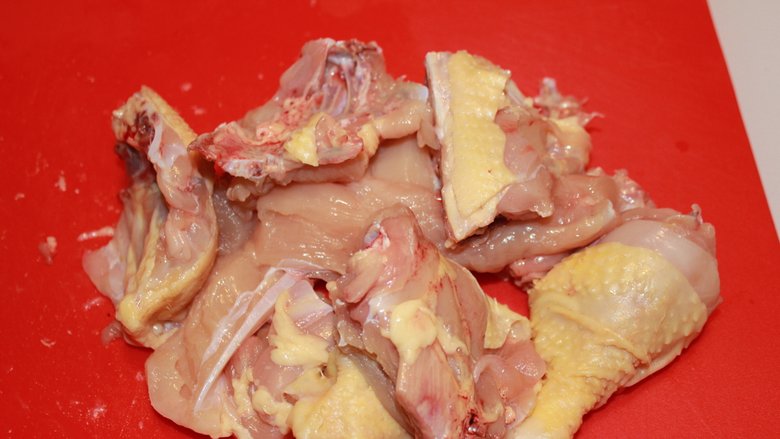 Куриные грудки с гречкой, тушеные в томатном соусе